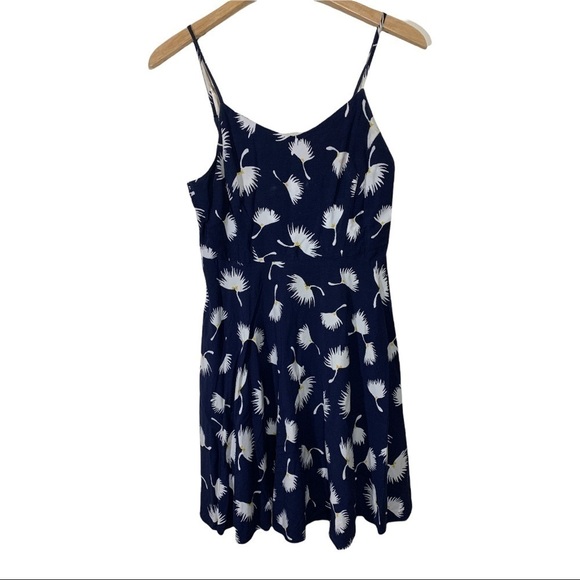 Floral Sundress Navy Blue Sz S Smocked Fit Flare
Tank Dress Feminine - Picture 4 of 11